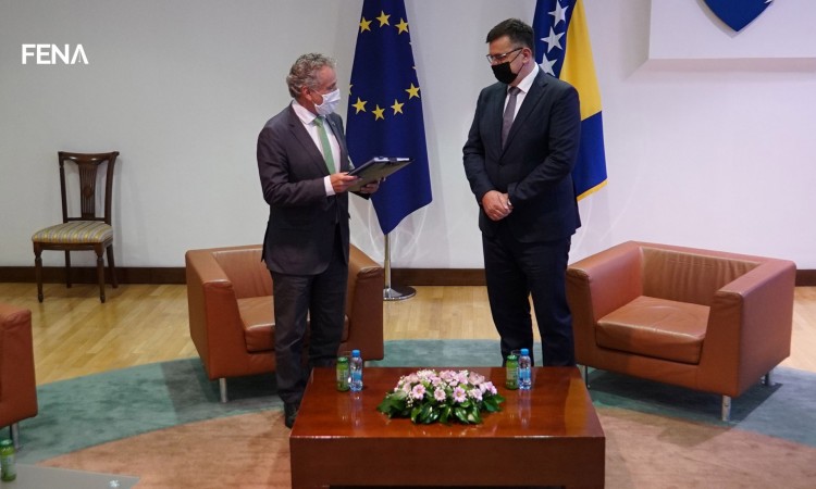 Ambassador Sattler presents Chairman Tegeltija with Progress Report for BiH