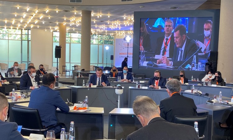 Minister Mitrović signs a Road Map Memorandum for the 5G network in Tirana