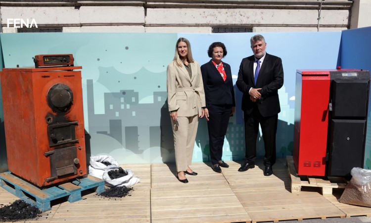 Agreements on coal furnaces replacement signed in the Sarajevo Canton to tackle air pollution